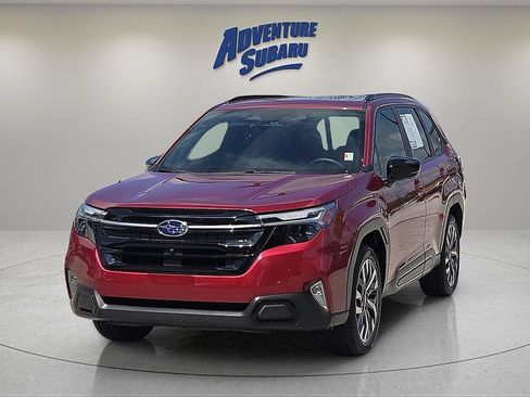 Used 2025 Subaru Forester Touring AWD/4WD image 2