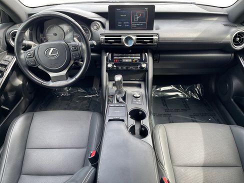 Used 2022 Lexus IS 300 image 10