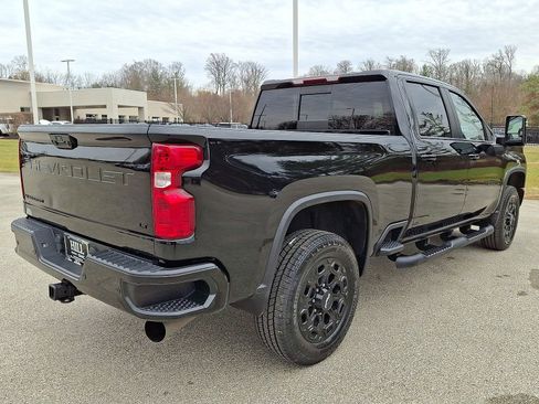 Certified 2022 Chevrolet Silverado 2500 LT w/ Midnight Edition image 25