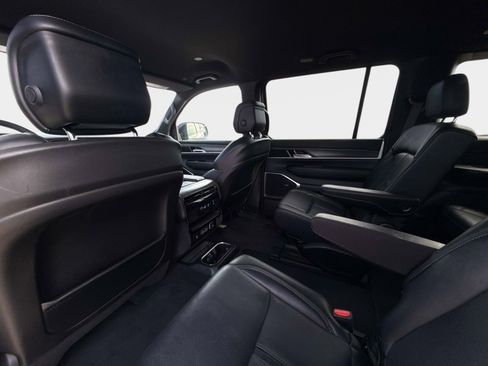 Used 2024 Jeep Wagoneer Series II image 19