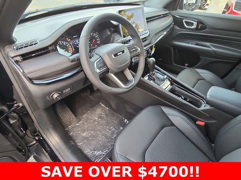 New 2025 Jeep Compass Latitude w/ Sun & Sound Group image 17