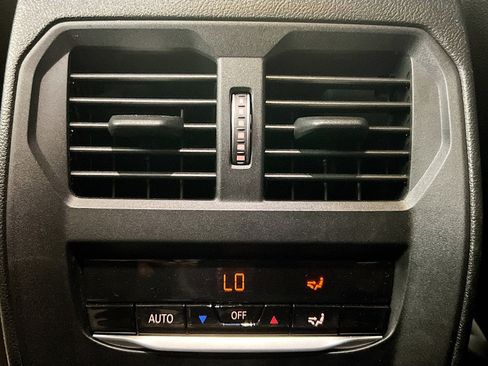 Used 2021 BMW 330e w/ Convenience Package image 18