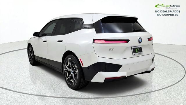 Used 2024 BMW iX xDrive50 w/ Premium Package AWD/4WD image 6