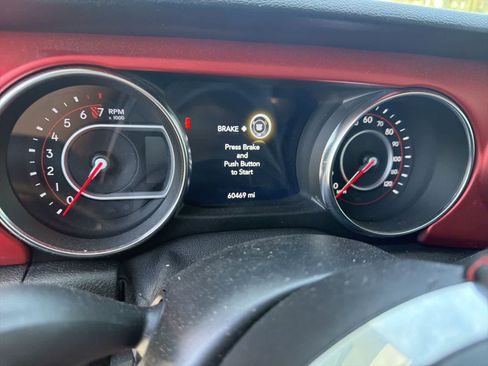 Used 2021 Jeep Wrangler Unlimited Rubicon AWD/4WD image 3