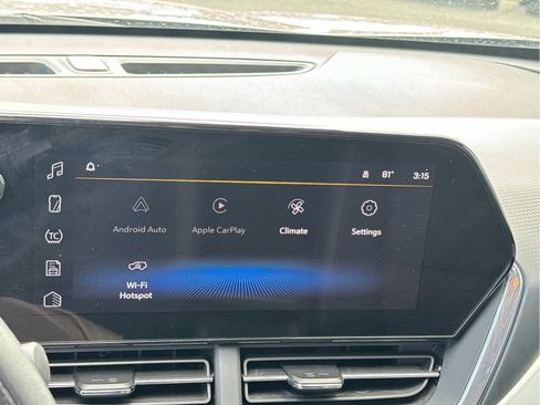 Used 2025 Chevrolet Trax LT image 10