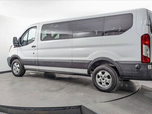 Used 2018 Ford Transit 350 XLT RWD image 6