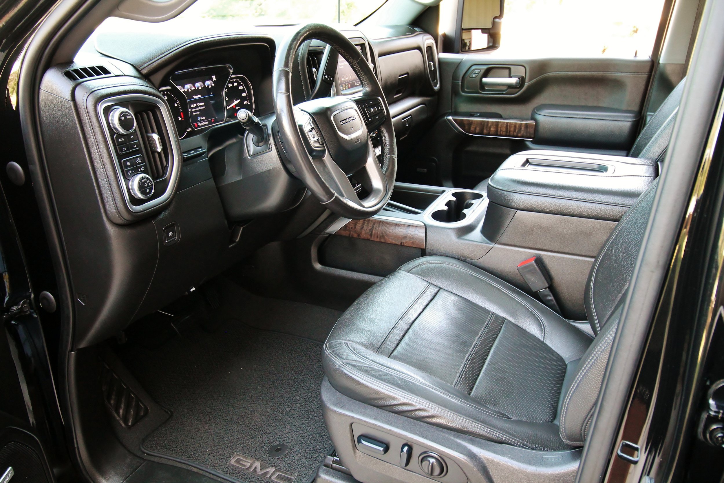 Used 2022 GMC Sierra 2500 Denali w/ Denali Ultimate Package AWD/4WD image 22