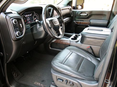 Used 2022 GMC Sierra 2500 Denali w/ Denali Ultimate Package AWD/4WD image 22