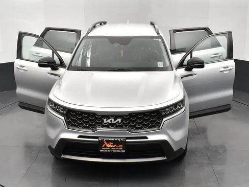 Used 2022 Kia Sorento S image 10