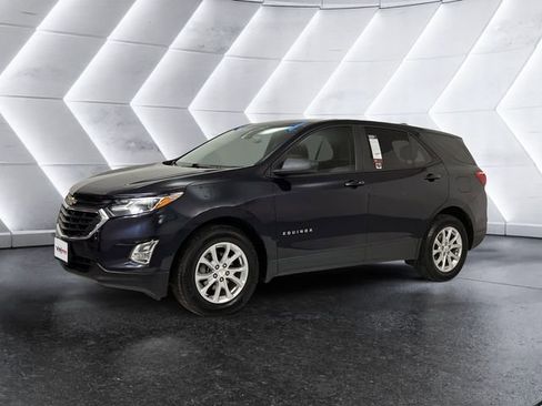 Used 2020 Chevrolet Equinox LS image 3