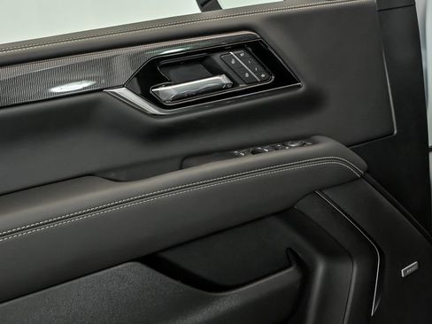 New 2026 GMC Yukon XL Elevation w/ Elevation Premium Package AWD/4WD image 5