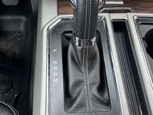 Used 2018 Ford F150 Lariat w/ Equipment Group 502A Luxury AWD/4WD image 15