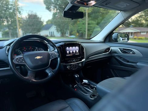 Used 2020 Chevrolet Traverse LT w/ LT Premium Package AWD/4WD image 11