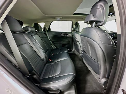 Used 2023 Kia Sportage SX image 31