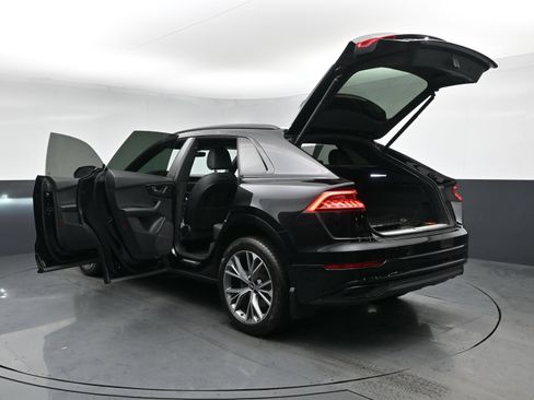Used 2021 Audi Q8 Premium w/ Black Optic Package AWD/4WD image 36