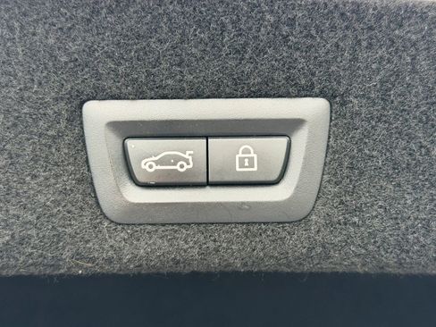 Used 2018 BMW 740i RWD image 19
