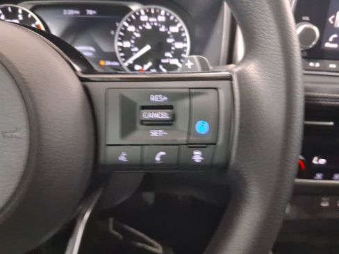 Used 2021 Nissan Rogue SV FWD image 22