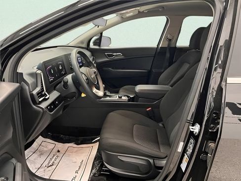 Used 2025 Kia Sportage LX AWD/4WD image 14