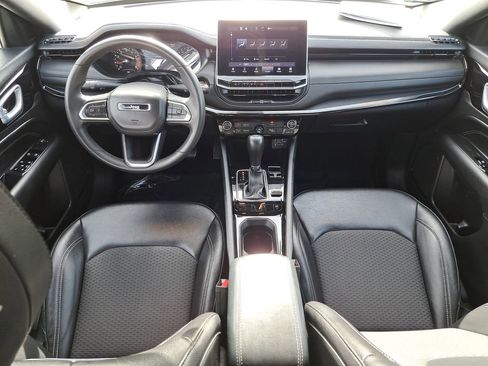 Used 2023 Jeep Compass Altitude image 11