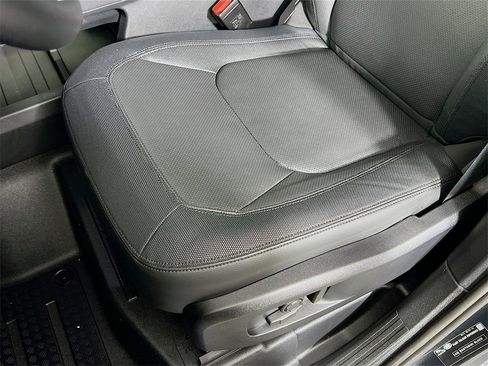 Used 2023 Land Rover Defender 110 X-Dynamic SE image 20