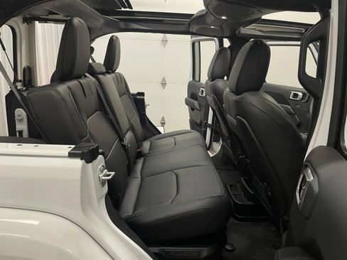 Used 2024 Jeep Wrangler High Altitude AWD/4WD image 43