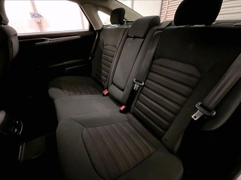 Used 2018 Ford Fusion SE w/ Fusion SE Technology Package image 25