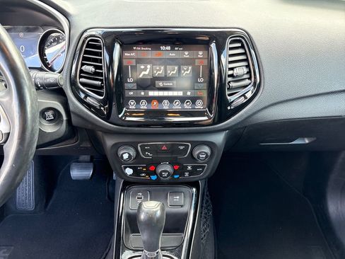 Used 2018 Jeep Compass Limited w/ Safe & Security Group FWD image 25