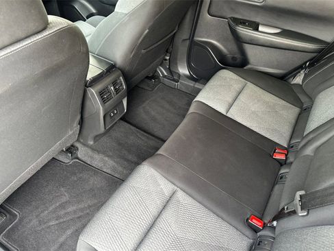 Used 2025 Nissan Rogue SV image 13