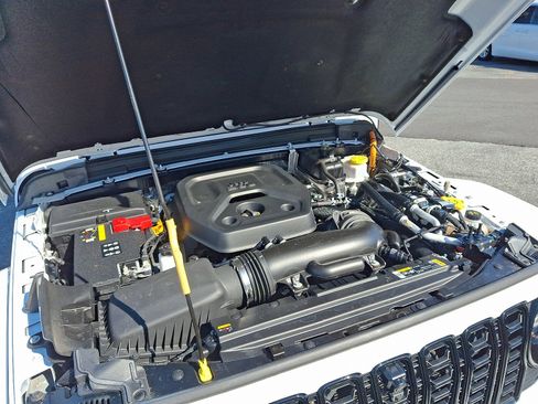 Used 2024 Jeep Wrangler High Altitude image 27