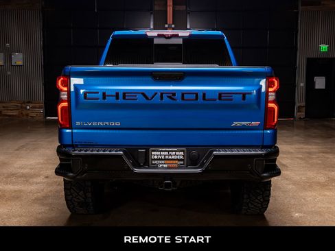 Used 2022 Chevrolet Silverado 1500 ZR2 w/ Technology Package image 8