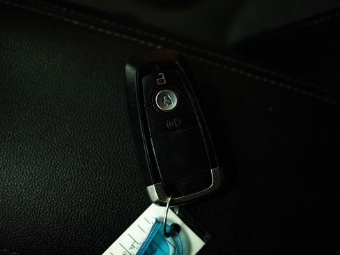 Used 2020 Ford Escape SE FWD image 22