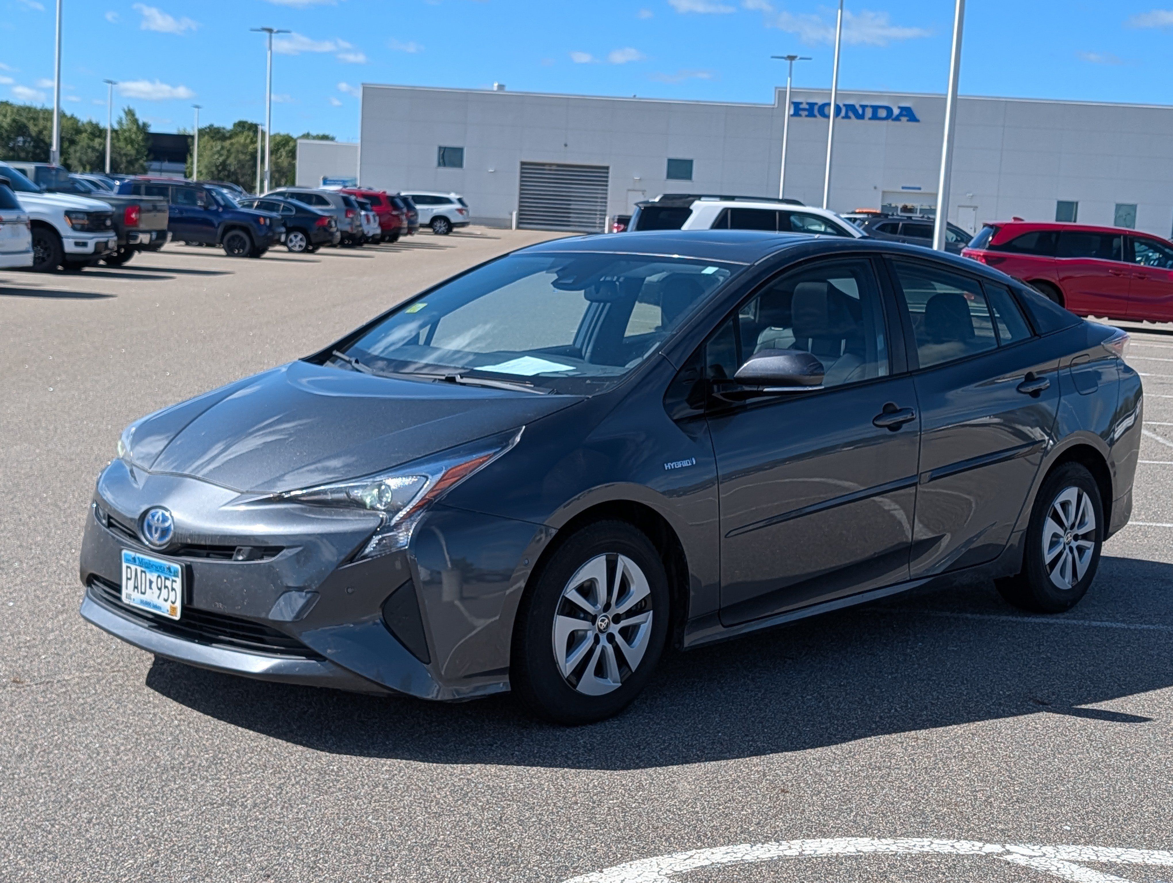 Used 2016 Toyota Prius Four w/ Advanced Technology Package FWD image 2