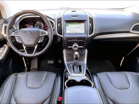 Used 2018 Ford Edge Titanium w/ Technology Package image 7