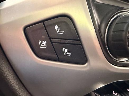 Used 2018 GMC Sierra 1500 SLT AWD/4WD image 42