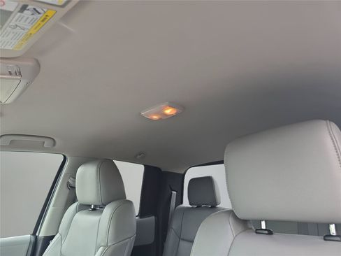 Used 2017 Toyota Tundra Limited AWD/4WD image 25