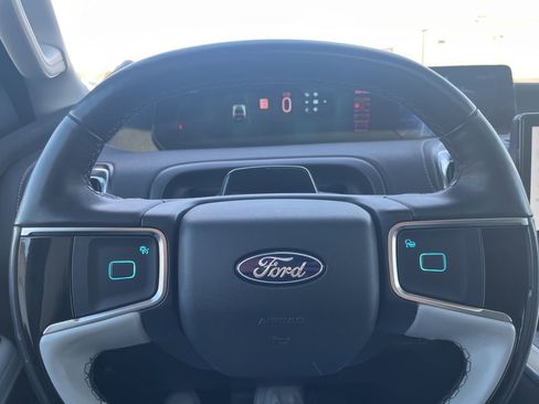 Used 2025 Ford Expedition Max Platinum image 18