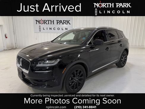 Used 2023 Lincoln Nautilus Reserve image 1