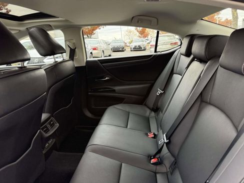 Used 2023 Lexus ES 350 Premium image 18