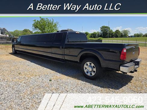 Used 2011 Ford F350 XLT w/ XLT Premium Pkg RWD image 2