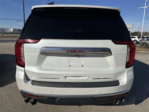Used 2022 GMC Yukon XL Denali image 6