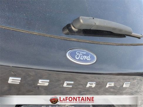 Used 2021 Ford Escape SE image 10