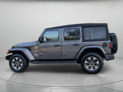 Used 2022 Jeep Wrangler Unlimited Sahara AWD/4WD image 17