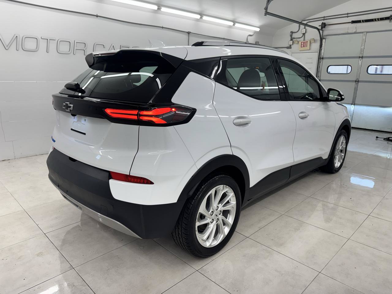 Used 2023 Chevrolet Bolt EUV LT FWD image 5