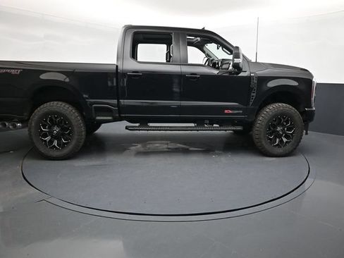 Used 2024 Ford F250 XLT w/ XLT Premium Package AWD/4WD image 8