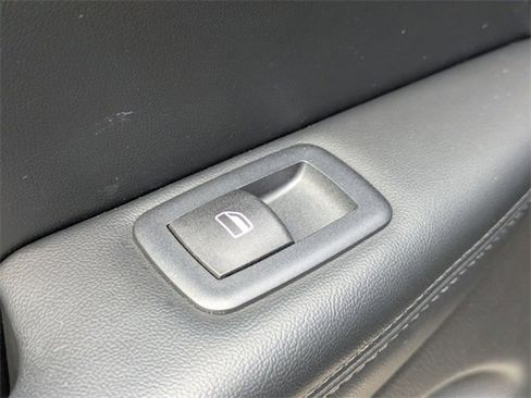 Used 2020 Jeep Grand Cherokee Altitude image 26