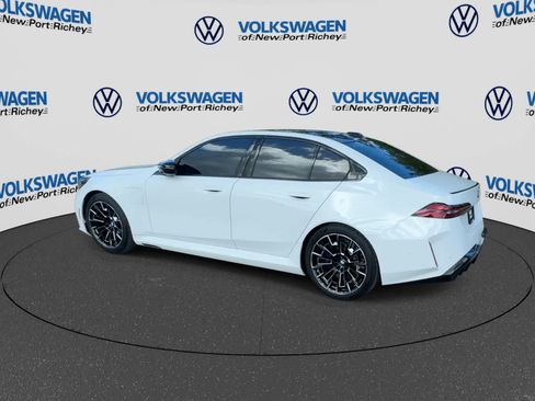 Used 2025 BMW M5 w/ Executive Package AWD/4WD image 5