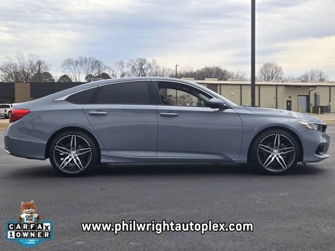 Used 2021 Honda Accord Touring image 2
