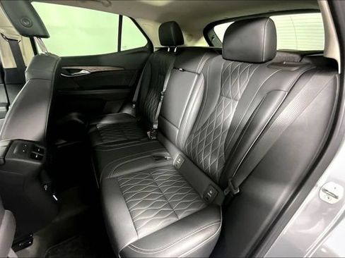 Used 2023 Buick Envision Avenir AWD/4WD image 27