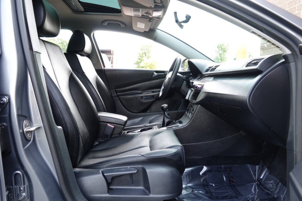 Used 2007 Volkswagen Passat 2.0T FWD image 65