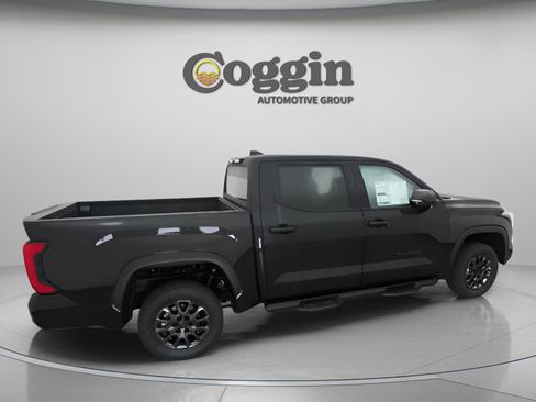 New 2026 Toyota Tundra SR5 w/ SR5 Convenience Package AWD/4WD image 23